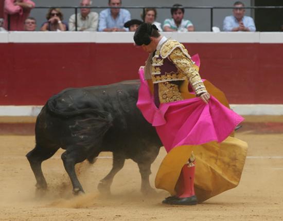capotazos chicuelinas del Juli